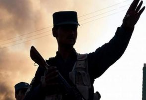 شش سرباز پلیس فراه به ظن باجگیری از موترها بازداشت شدند