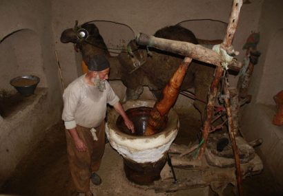 عکسی از قدرت حمیدی – صنعت کهن خراسگری در هرات