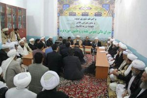 در خط و مشی دین حرکت کنید/از توانایی علما استفاده شود