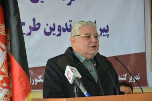 شیفته کمک‌های بیرون نباشیم/از زمین‌های که قرن‌ها ما را نان داده استفاده نماییم