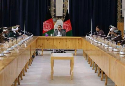 باشنده‌گان ولسوالی اوبه خواهان قیرریزی سرک هرات-چشت شریف شدند