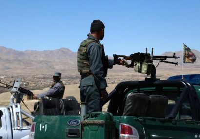 طالبان در مرکز غور دو کشته و پنج زخمی دادند