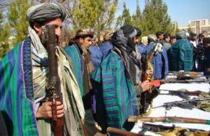 30 تن از مخالفان مسلح دولت در فراه با حکومت آشتی کردند