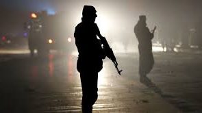 حمله شبانه طالبان بر شهر فراه، یک کشته و سه زخمی از پولیس گرفت
