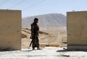 ۵۰ سرباز در ولسوالی تولک غور به طالبان تسلیم شدند