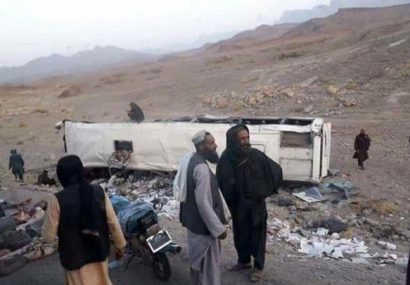 حادثه شاهراه هرات – کابل ۳۳ کشته و ۱۵ زخمی از سرنشینان بس مسافربری گرفت