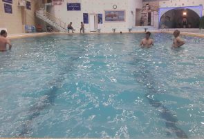لذت شنا کردن در گرمای بالاتر از ۴۰ درجه سانتیگراد هرات