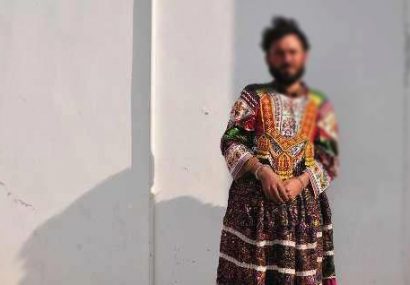 طالبان با لباس زنانه در شهر فراه دیده شده‌اند