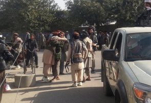 طالبان خود را به چند ناحیه شهر فراه رسانده و ایست بازرسی برپا کرده‌اند