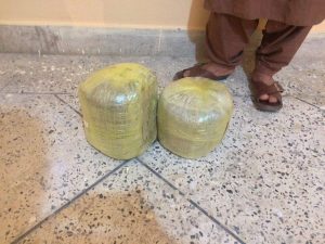 پولیس هرات 16 و نیم کیلوگرام چرس را از مرد فراهی گرفت