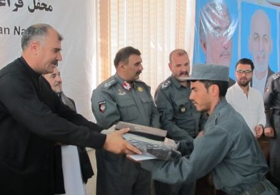 نزدیک به ۶۰ نیروی پولیس هرات خواندن و نوشتن فرا گرفتند