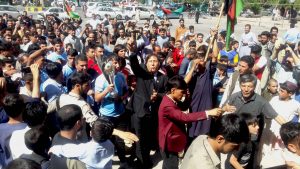 تیم طوفان هریرود با استقبال با شکوه مردم وارد شهر هرات شد