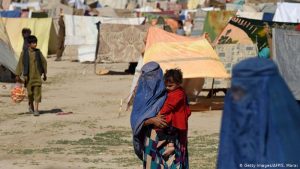 سرمای شدید غور در انتظار صدها خانواده بیجاشده است