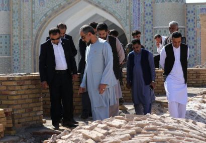 والی هرات به جلب منابع مالی بیشتر برای بازسازی مسجد جامع تاکید کرد