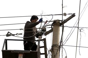 با استفاده کنندگان غیر قانونی برق برخورد جدی می‌شود