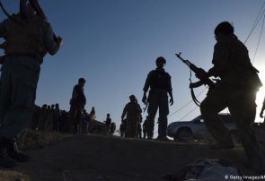 دولت دسته گل‌ها را با ۱۰ کشته از طالبان فراه گرفت