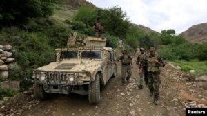 آغاز خونبار عملیات دولتیار غور/ شش کماندو و 17 طالب مسلح کشته شدند