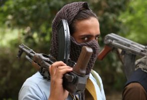 یک طراح حملات طالبان در بادغیس دست از جنگ کشید