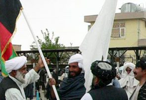 شمار اعضای تسلیم شده طالبان در غور به ۸۰ تن رسید