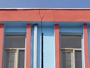 اوج بی‌کیفیتی پروژه‌های عمرانی در معارف بادغیس/مکتب نوساز ولی فروریخته