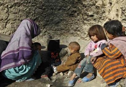خانواده‌ای در تخار کودک خود را به دلیل فقر و گرسنگی به ۶ هزار افغانی فروختند