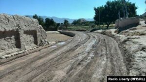 سرک پخته برای مردم غور به یک آرزو تبدیل شده