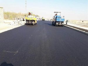 شروع اسفالت یک کیلومتر سرک در شهر قلعه نو بادغیس