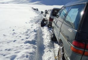 برف باری مسیر هرات – غور را مسدود کرد
