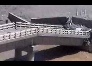 طالبان مانع بازسازی پل کمینج می‌شوند/مردم با چالش جدی مواجه‌اند