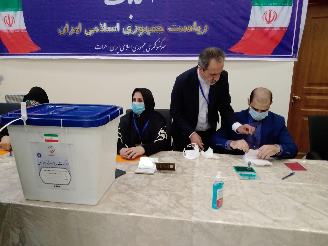اتباع ایرانی مقیم هرات در انتخابات ریاست جمهوری این کشور شرکت کردند