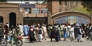 شماری از باشندگان هرات خواهان نجات سربازان گیرمانده در ولسوالی گلران شدند