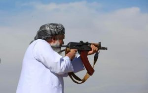 با همان سلاح که با شوروی جنگیدم با طالبان هم می‌جنگم