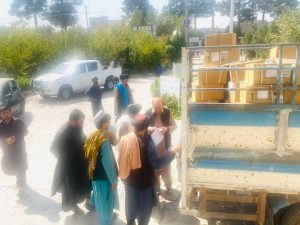 کمک اتحادیه دوا فروشان حوزه غرب به شفاخانه حوزوی هرات
