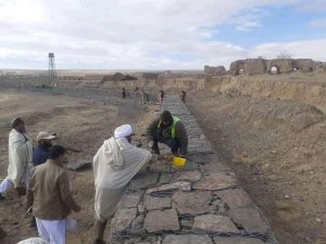 دیوار گابیونی در کشک و رباط سنگی هرات برای دفع خطرات ناشی از سیلاب ساخته می‌شود