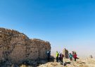 معرفی جاذبه‌های تاریخی؛ کوهنوردان هرات با بایسکل تا قلعه نریمان بادغیس رفتند