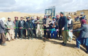 کار ساخت 10 کیلومتر سرک در مرکز فیروزکوه غور آغاز شد