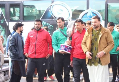 بازگشت با قهرمانی؛ تیم فوتبال اتک انرژی با قهرمانی در لیگ برتر افغانستان وارد هرات شد