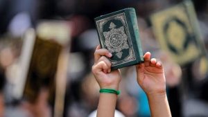 تکرار قرآن سوزی در دانمارک همراه با شعارهای ضد اسلامی