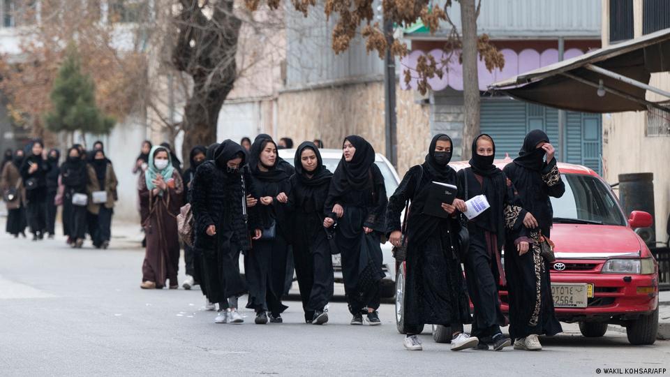 وزارت تحصیلات عالی: کار روی بازگشایی دانشگاه بروی دختران جریان دارد