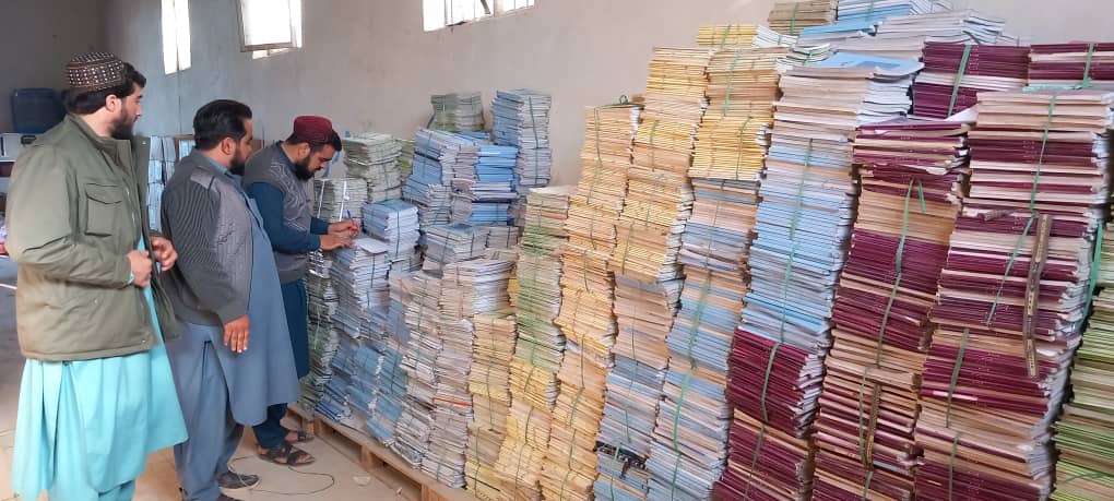 مؤسسه ودان دست‌کم 28 هزار جلد کتاب درسی به معارف فراه اهدا کرد
