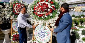 تزئین حرم امام علی(ع) با هزاران شاخه‌گُل طبیعی