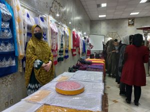 نمایشگاه خامک‌دوزی اصیل کشور در هرات هم‌زمان با سالروز ولادت حضرت زهرا(س) برگزار شد