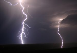 رعد و برق جان یک تن را در بادغیس گرفت