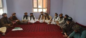 خصومت دو خانواده در بادغیس با حضور والی این ولایت به دوستی مبدل شد