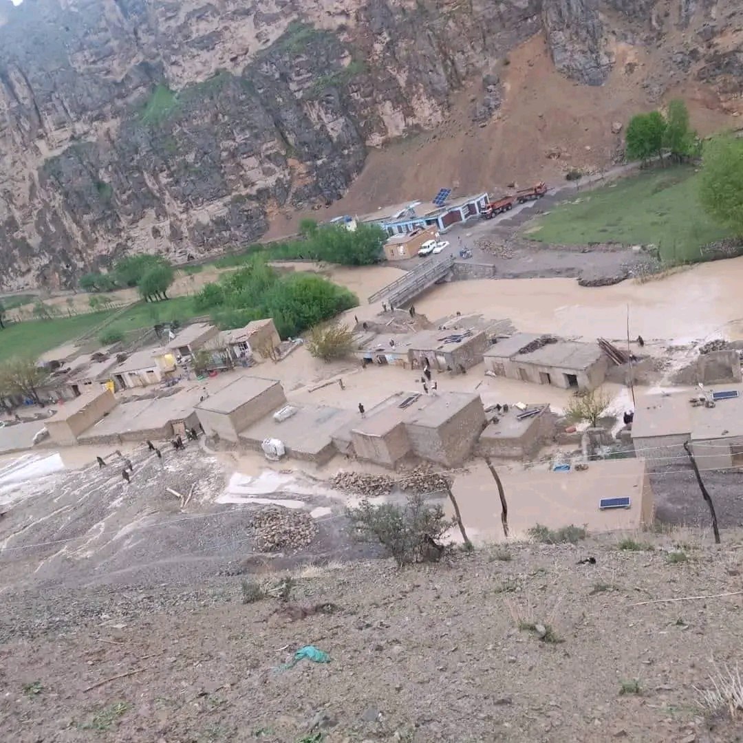 جوانی به دلیل مسدود ماندن راه در مرغاب غور هنگام عبور از کوه جان باخت