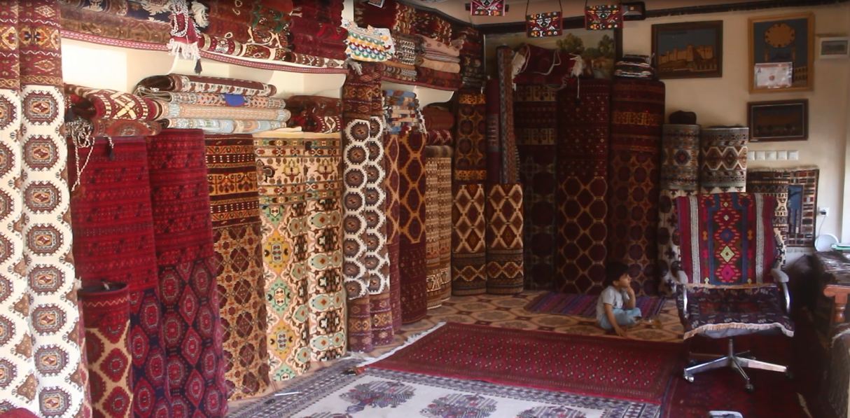 افغانستان سالانه یک میلیون متر قالین به خارج صادر می‌کند