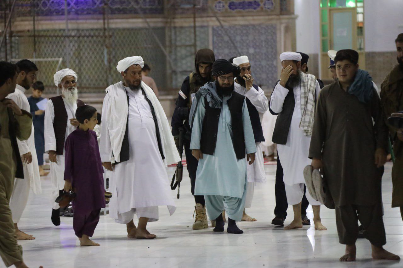 اقامه نماز عید با شکوه در مساجد هرات؛ معاون والی هرات میگوید امنیت مردم تامین است