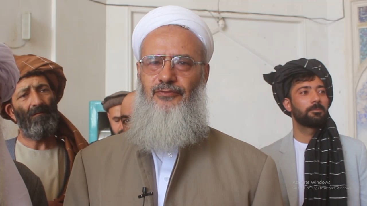 خطیب مسجد جامع هرات: مردم در عید قربان دست نیازمندان را بگیرند