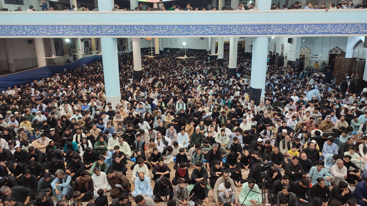 اجتماع هزاران نفری از عزاداران حسینی در مسجد جامع صادقیه هرات