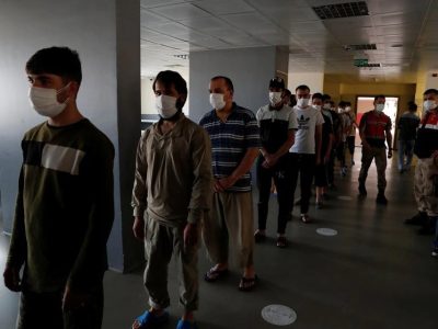وضعیت نگران‌کننده پناهجویان افغان و سوری در مراکز اخراج ترکیه